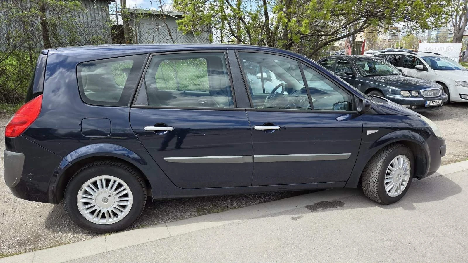 Renault Grand scenic, снимка 6 - Автомобили и джипове - 54448853