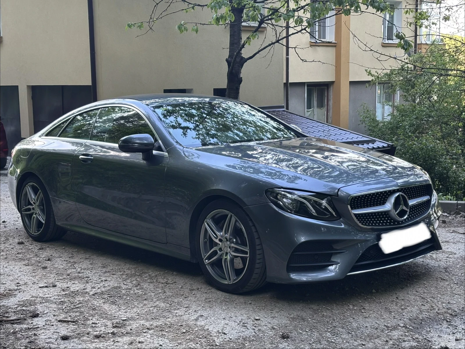 Mercedes-Benz E 220 AMG, снимка 3 - Автомобили и джипове - 54585920