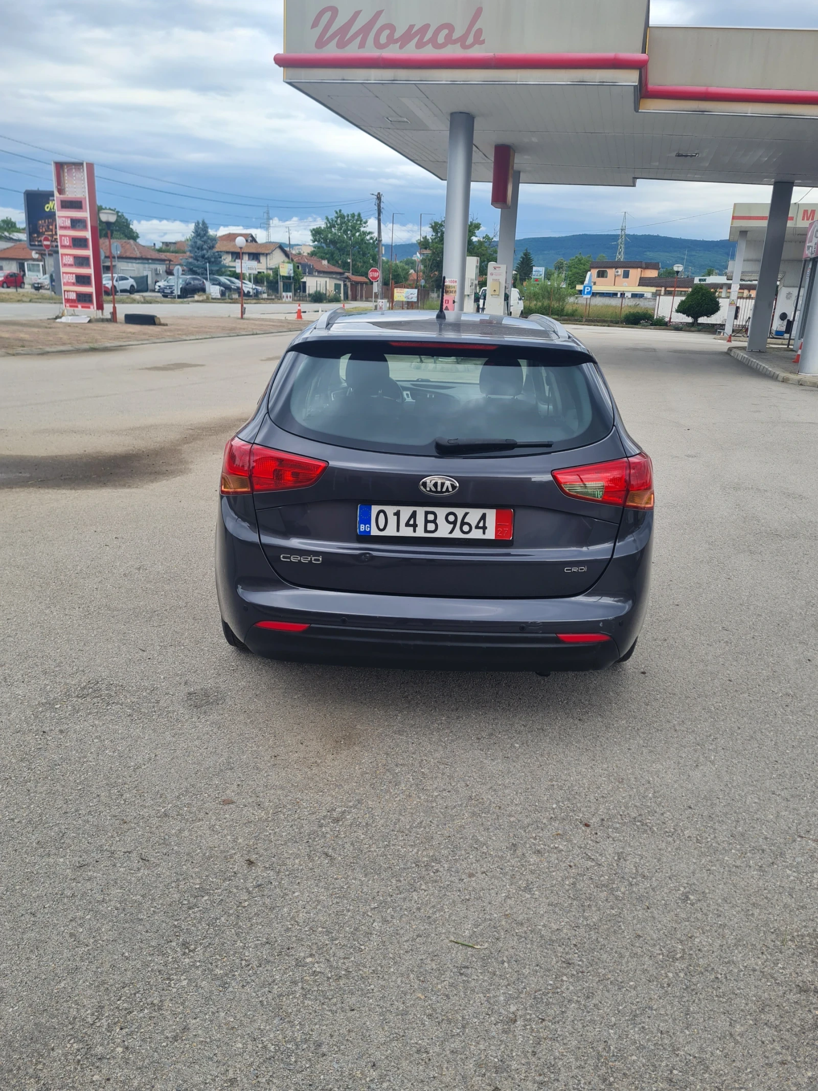 Kia Ceed 1.6 CRDI 110к.с. 2013г. , снимка 2 - Автомобили и джипове - 54749684