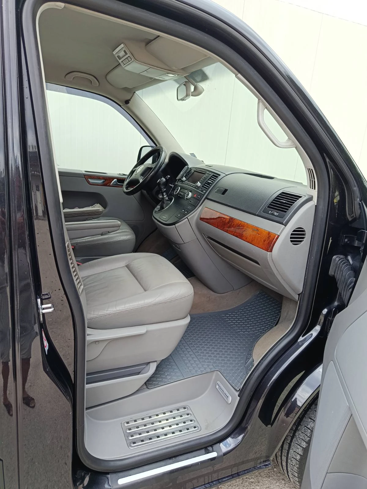 VW Multivan T5, снимка 13 - Автомобили и джипове - 55232782