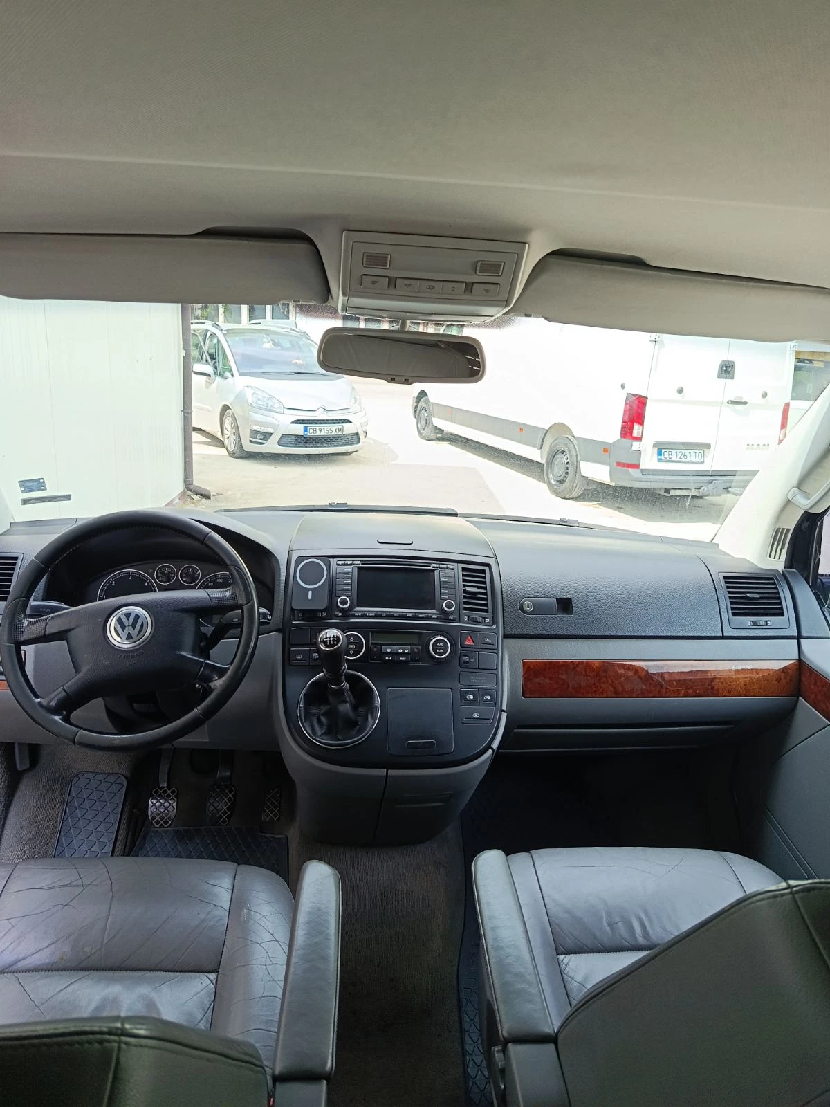 VW Multivan T5, снимка 10 - Автомобили и джипове - 55232782