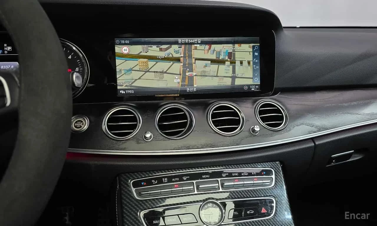Mercedes-Benz E 220 E220d E63 OPTIC , снимка 12 - Автомобили и джипове - 55614011