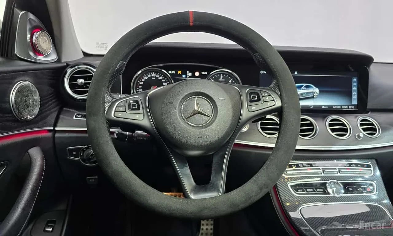 Mercedes-Benz E 220 E220d E63 OPTIC , снимка 14 - Автомобили и джипове - 55614011