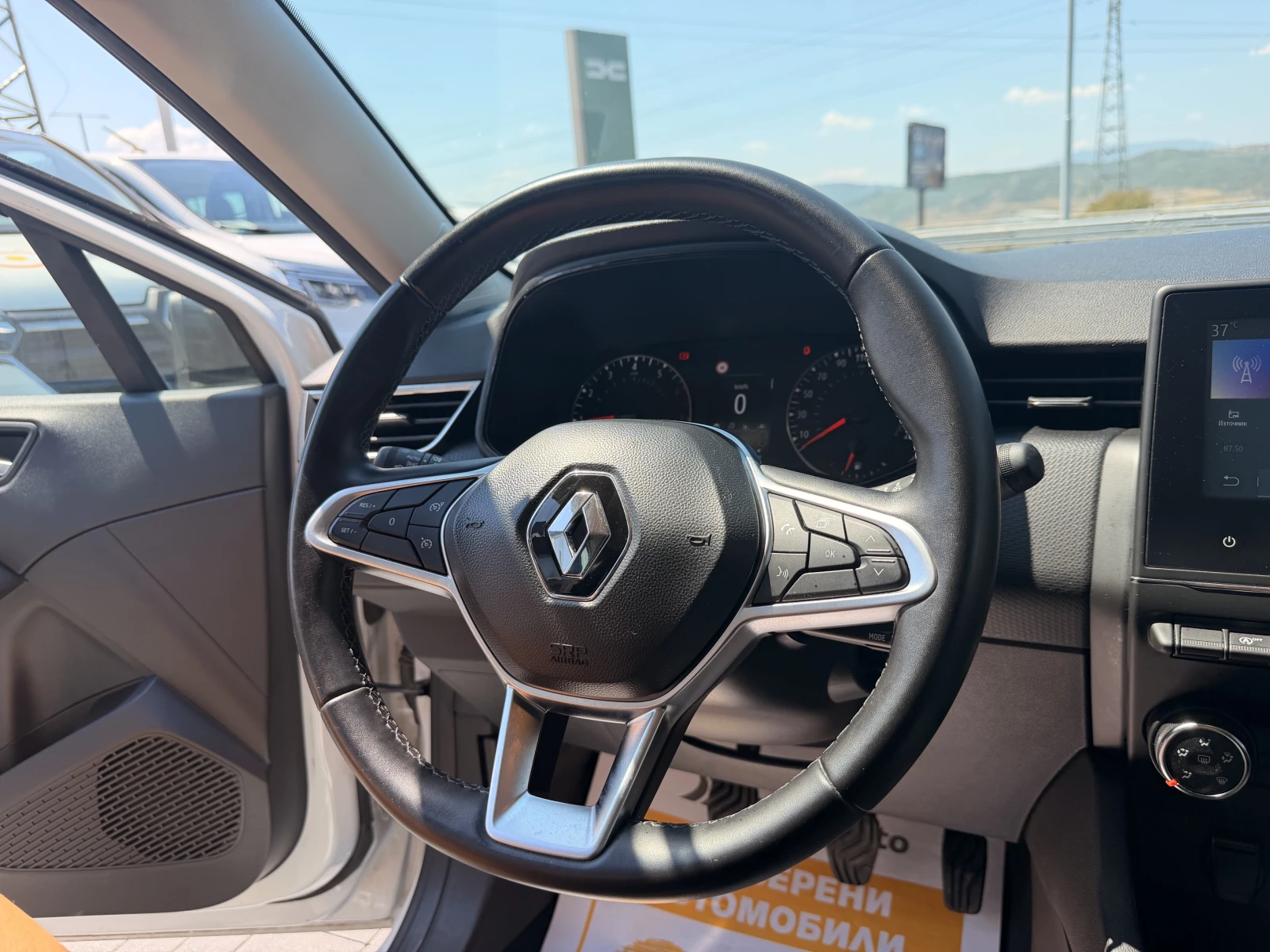 Renault Clio 1.0 TCe/90 к.с, снимка 14 - Автомобили и джипове - 55626116