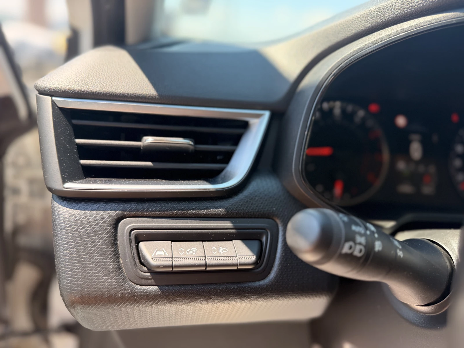 Renault Clio 1.0 TCe/90 к.с, снимка 12 - Автомобили и джипове - 55626116