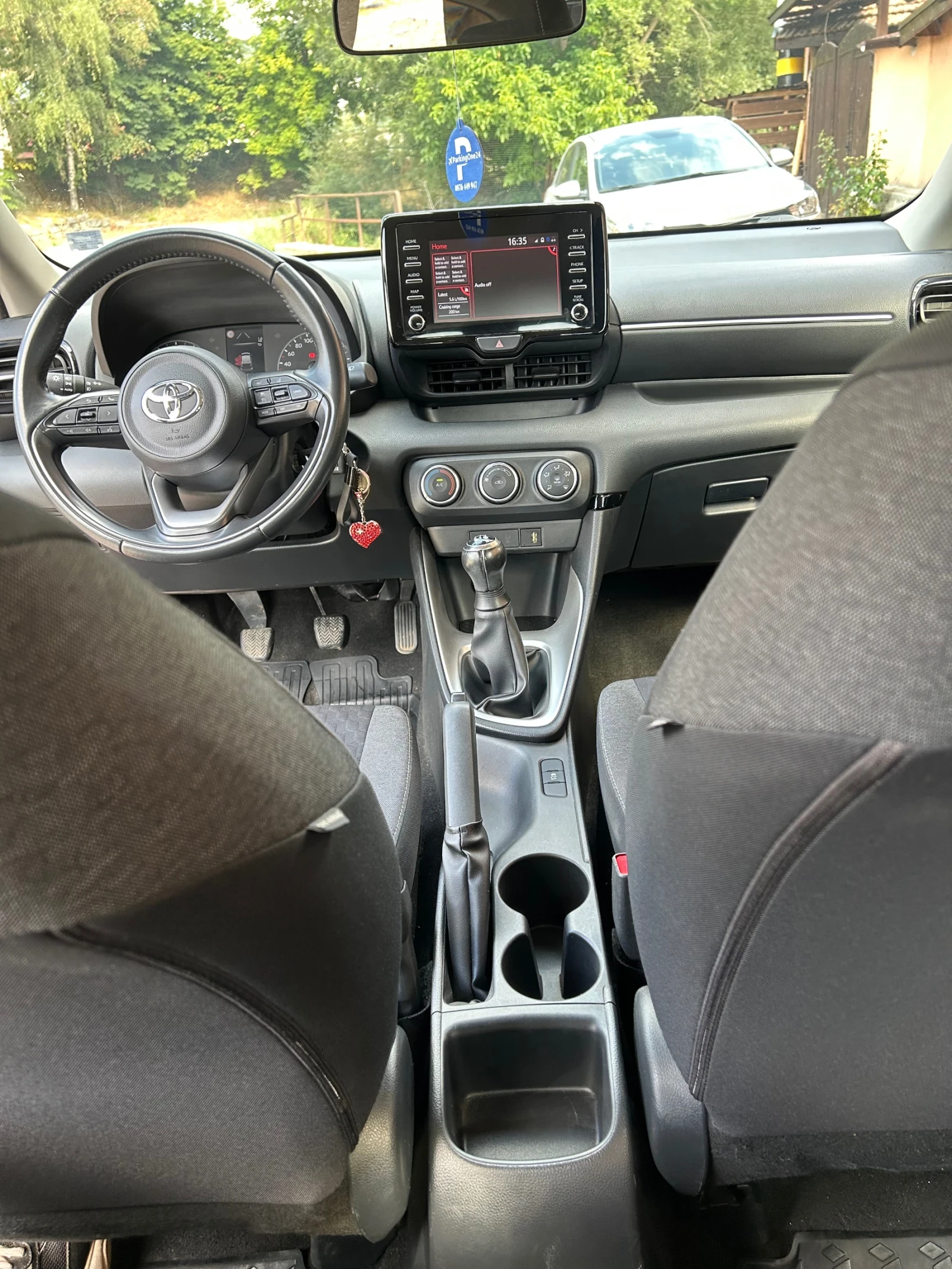 Toyota Yaris, снимка 16 - Автомобили и джипове - 55825350