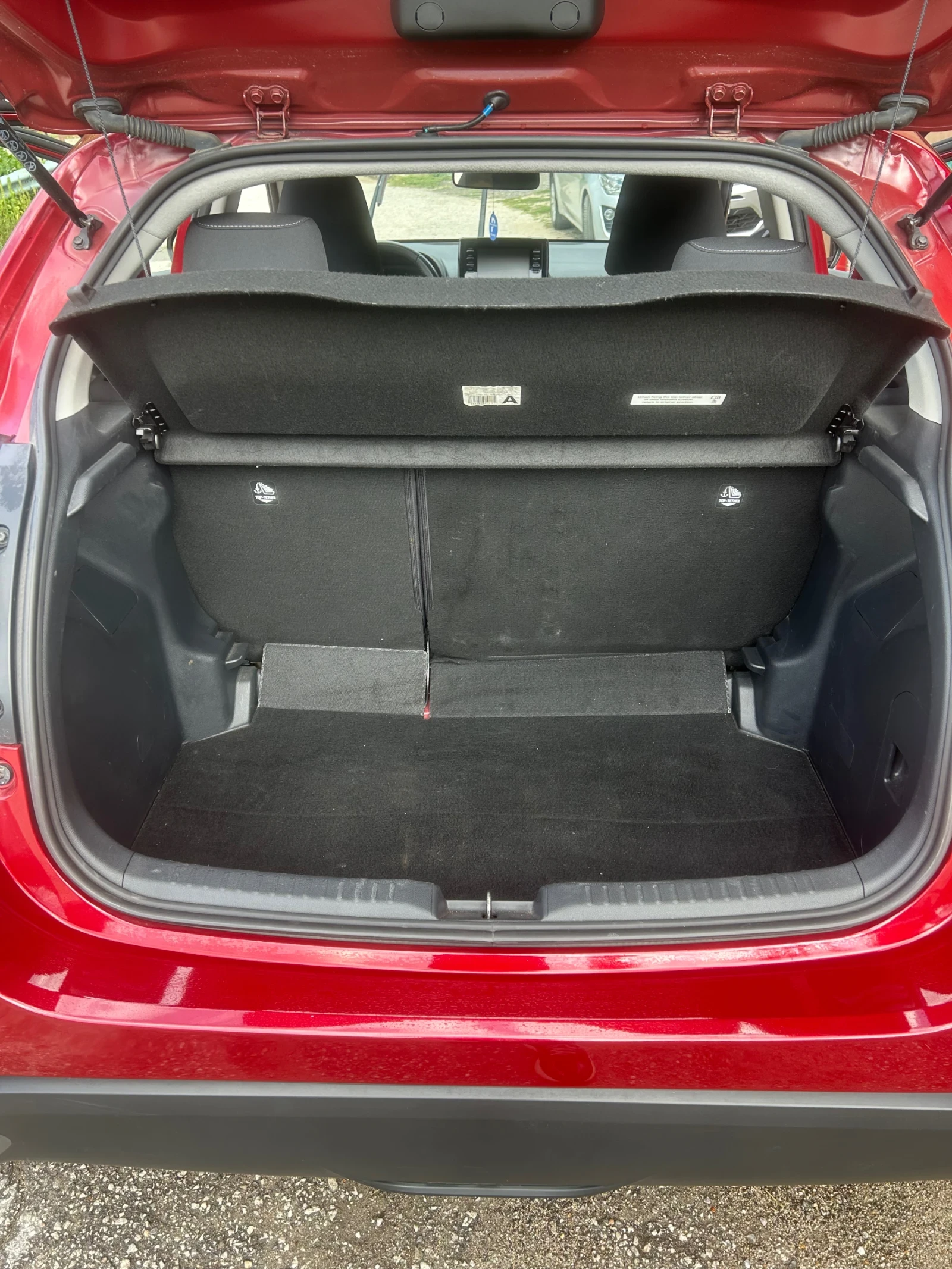 Toyota Yaris, снимка 13 - Автомобили и джипове - 55825350