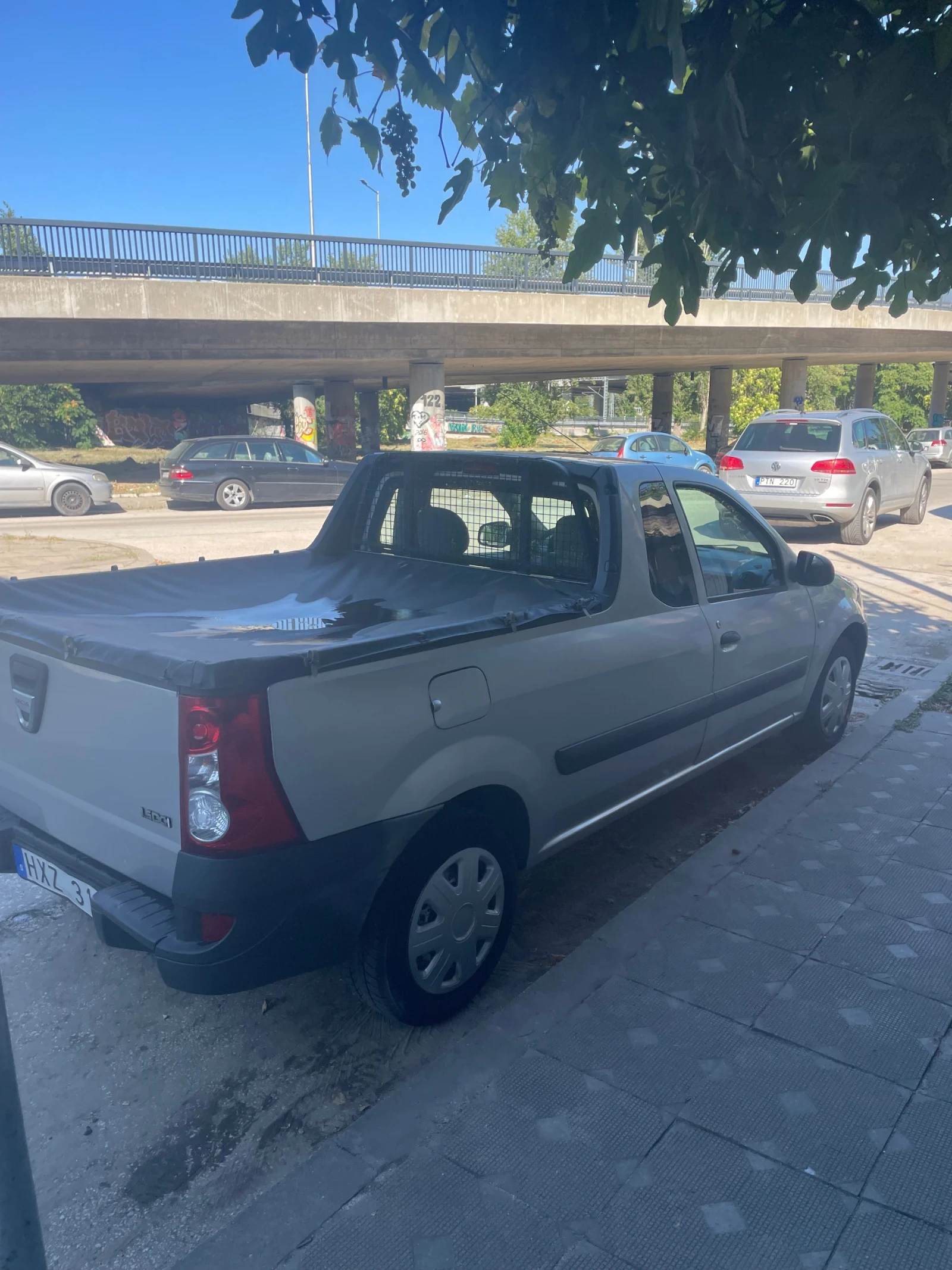 Dacia Logan 1.5 DCI пикап, снимка 7 - Автомобили и джипове - 55874171