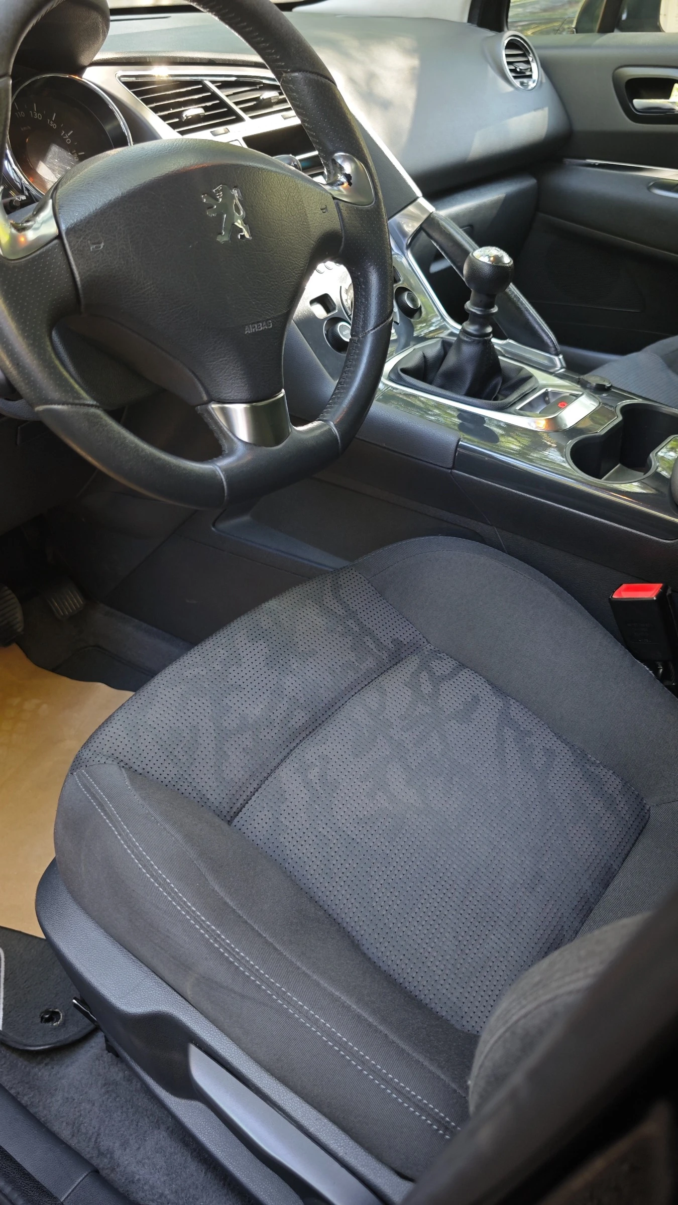 Peugeot 3008 Style 1.6HDi, снимка 5 - Автомобили и джипове - 55875594