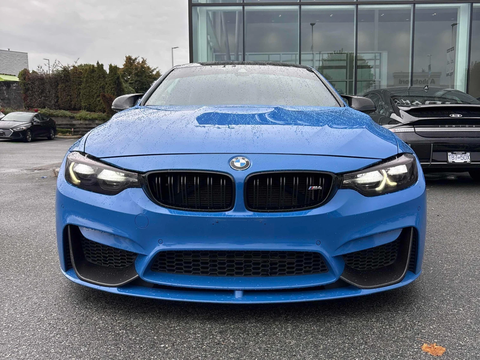 BMW M4 Coupe* Back cam* H&K* Keyless* Подгрев* , снимка 3 - Автомобили и джипове - 56214058