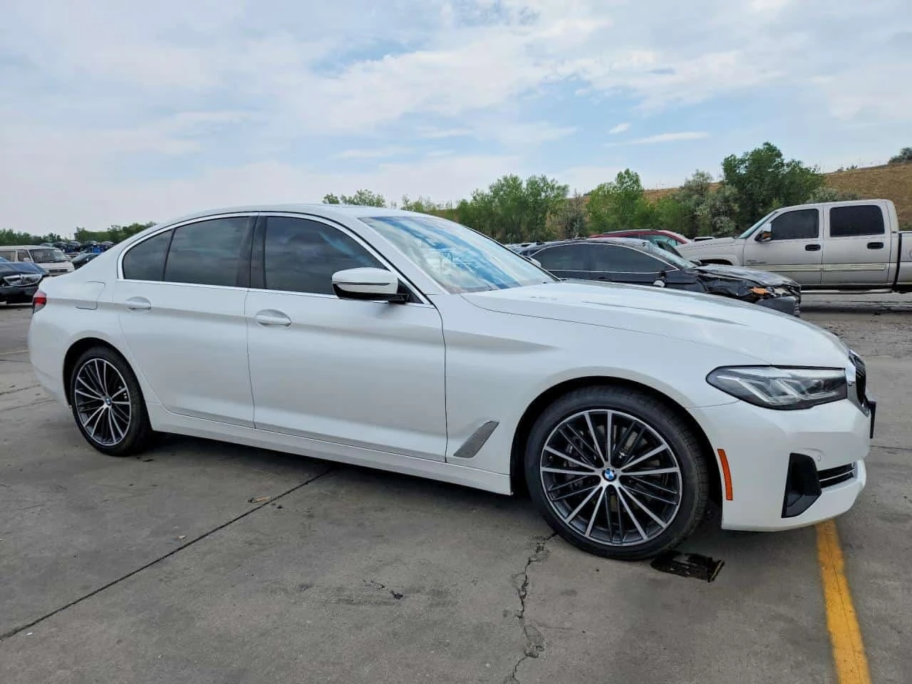BMW 540 xDrive | CARFAX | АВТОКРЕДИТ БЕЗ ПЪРВОНАЧАЛНА , снимка 4 - Автомобили и джипове - 56239536