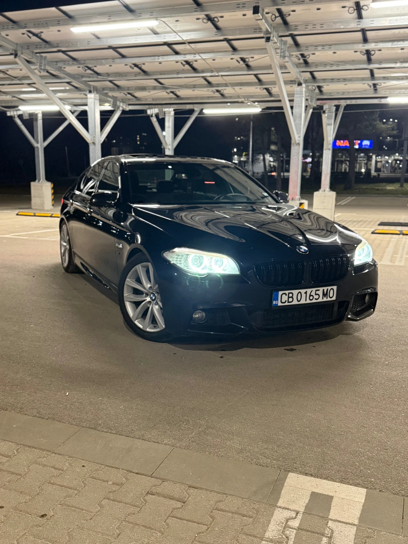 BMW 530 XDRIVE30D * СМЕНЕНИ ВЕРИГИ* НАПЪЛНО ОБСЛУЖЕНА* 