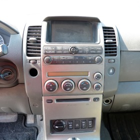 Nissan Pathfinder 2.5 DCI 4WD, снимка 9 - Автомобили и джипове - 42108103