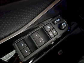 Toyota C-HR GR Sport 2.0 Hybrid 184 к.с. , снимка 16