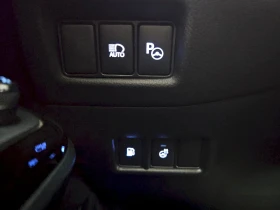 Toyota C-HR GR Sport 2.0 Hybrid 184 к.с. , снимка 15