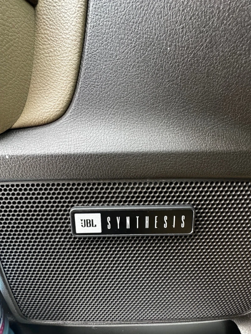 Toyota Sequoia 5.7 Platinum, снимка 8 - Автомобили и джипове - 52026456