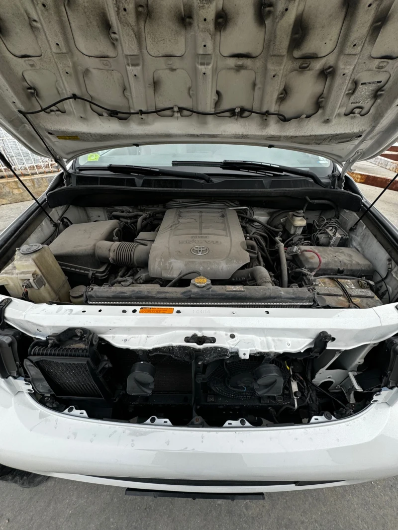 Toyota Sequoia 5.7 Platinum, снимка 10 - Автомобили и джипове - 52026456