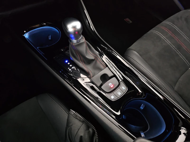 Toyota C-HR GR Sport 2.0 Hybrid 184 к.с. , снимка 8 - Автомобили и джипове - 52827776
