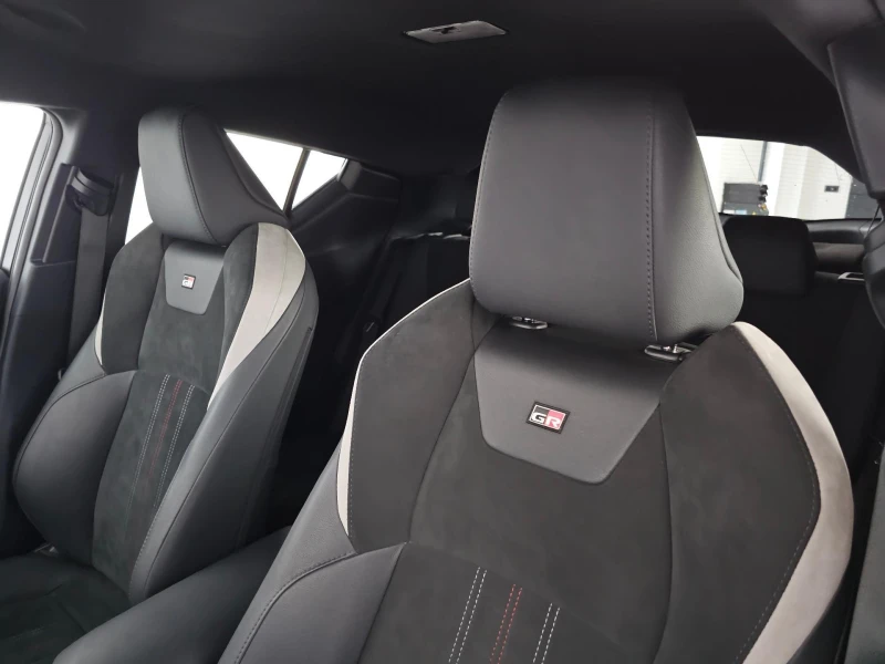 Toyota C-HR GR Sport 2.0 Hybrid 184 к.с. , снимка 12 - Автомобили и джипове - 52827776