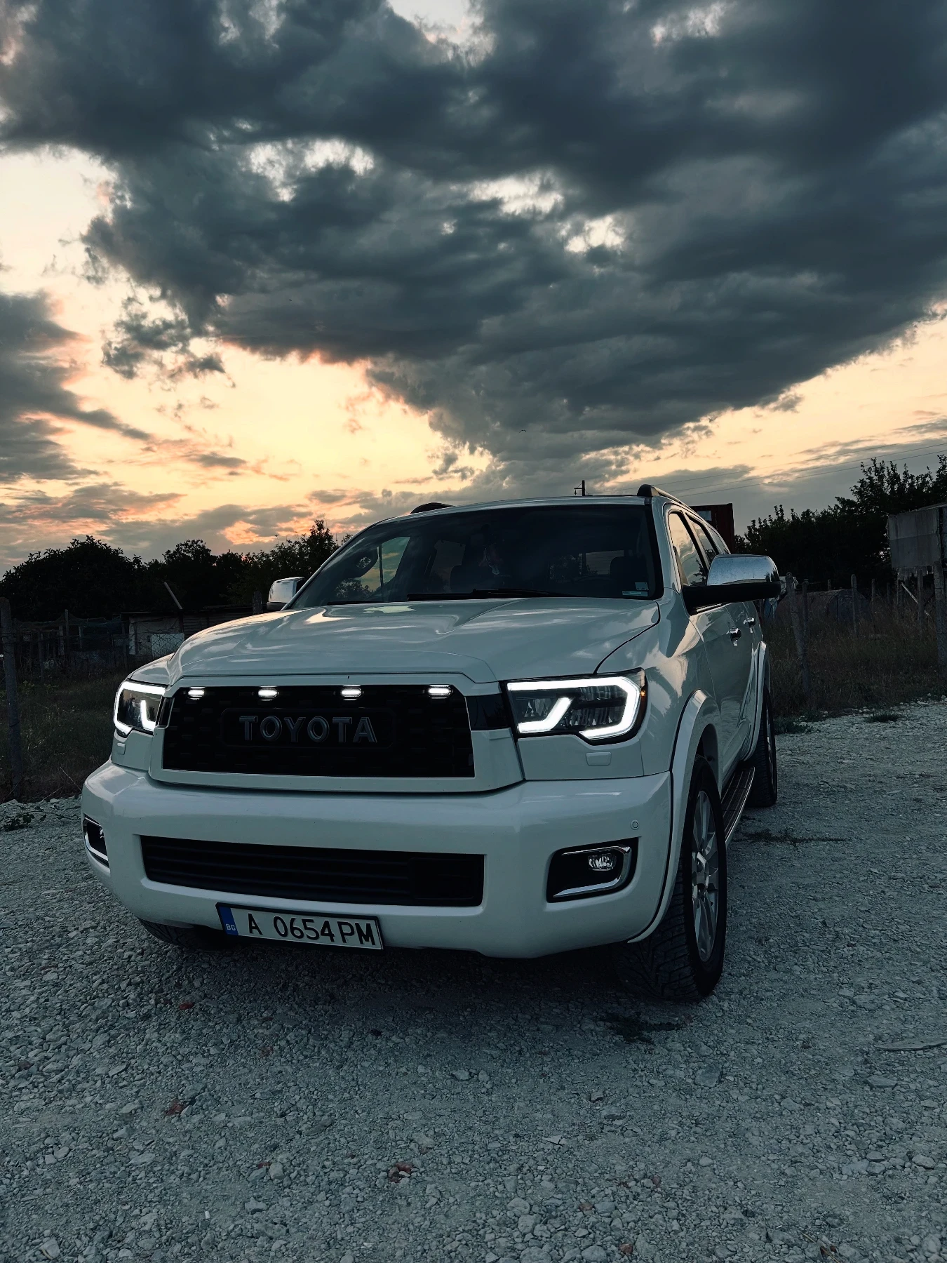 Toyota Sequoia 5.7 Platinum, снимка 1