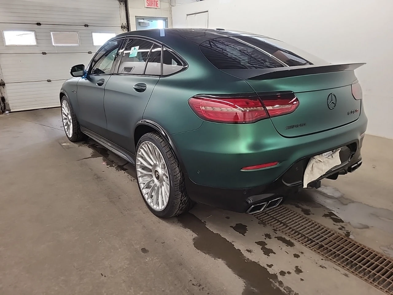 Mercedes-Benz GLC 63 AMG * CARFAX * АВТО КРЕДИТ * ЦЕНА ДО БГ! - изображение 4