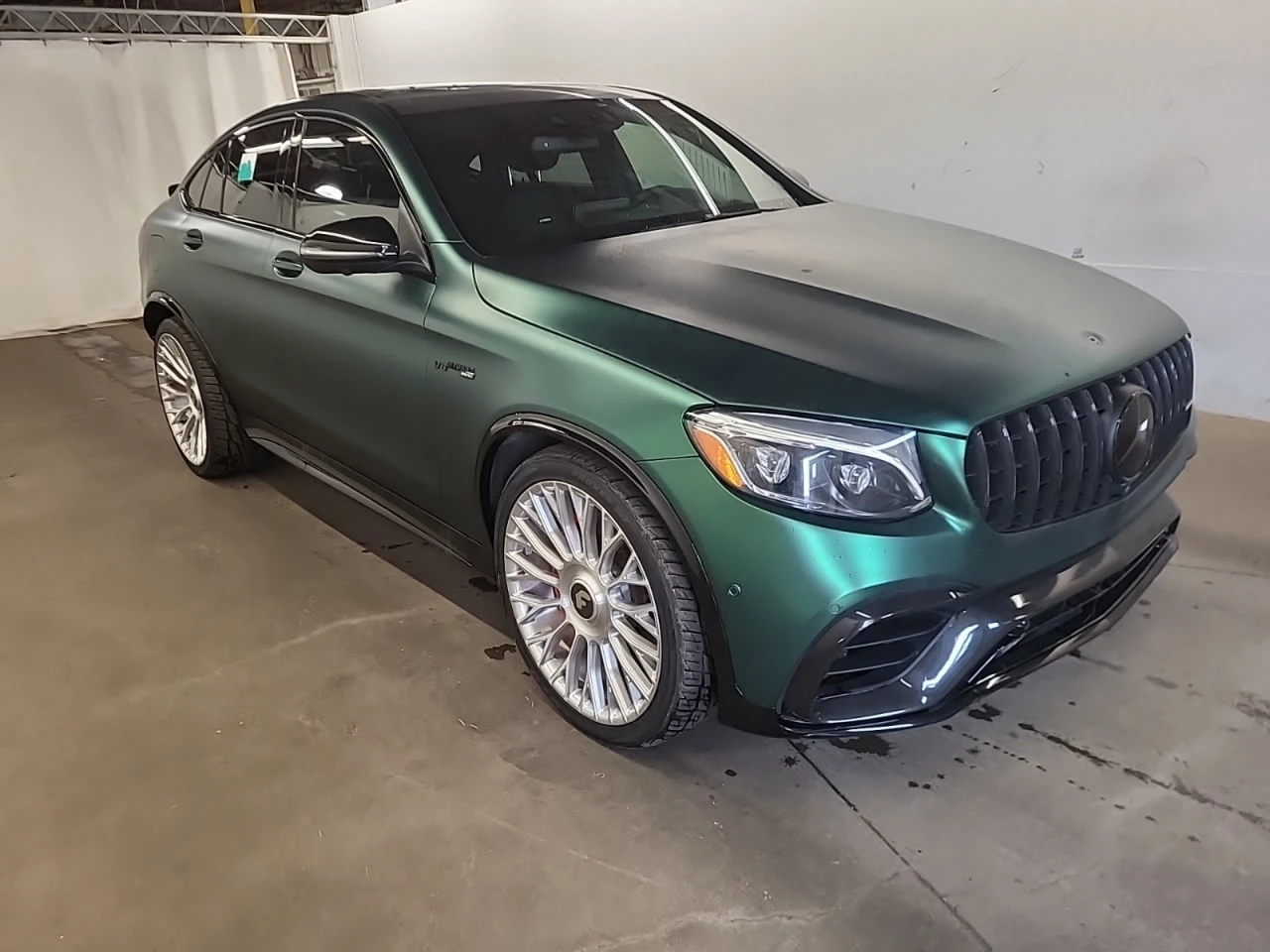 Mercedes-Benz GLC 63 AMG * CARFAX * АВТО КРЕДИТ * ЦЕНА ДО БГ! - изображение 3