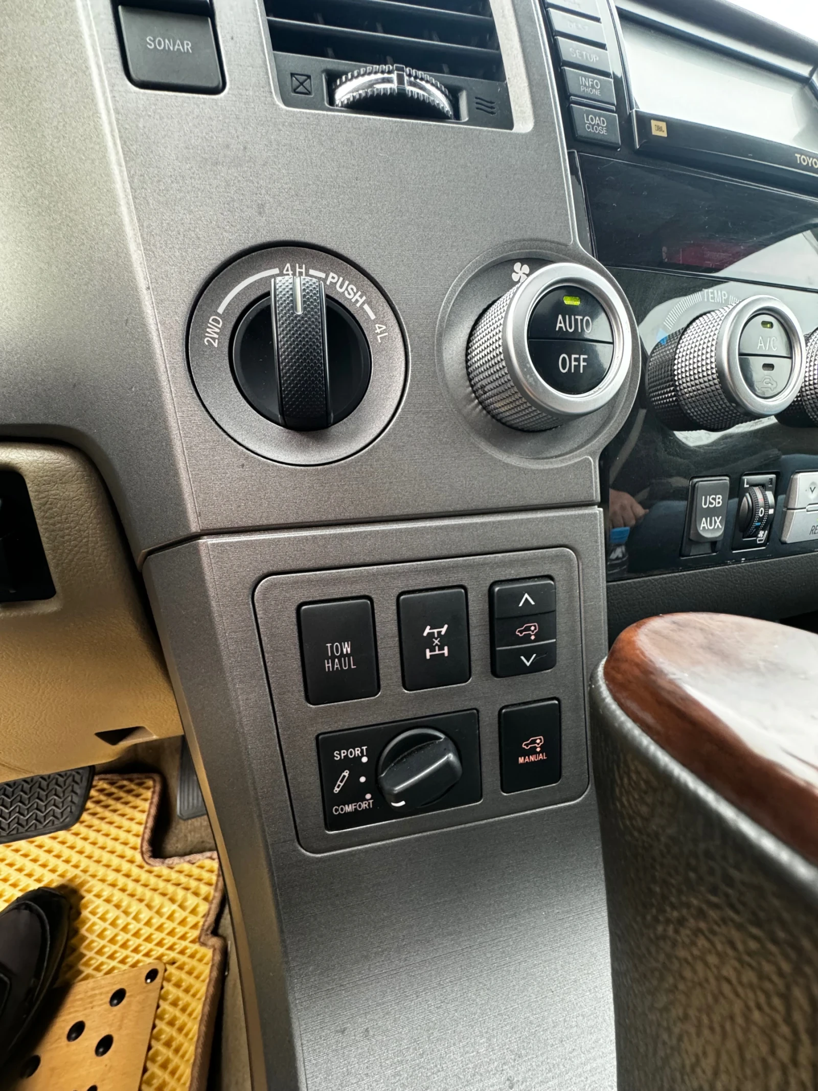 Toyota Sequoia 5.7 Platinum - изображение 6