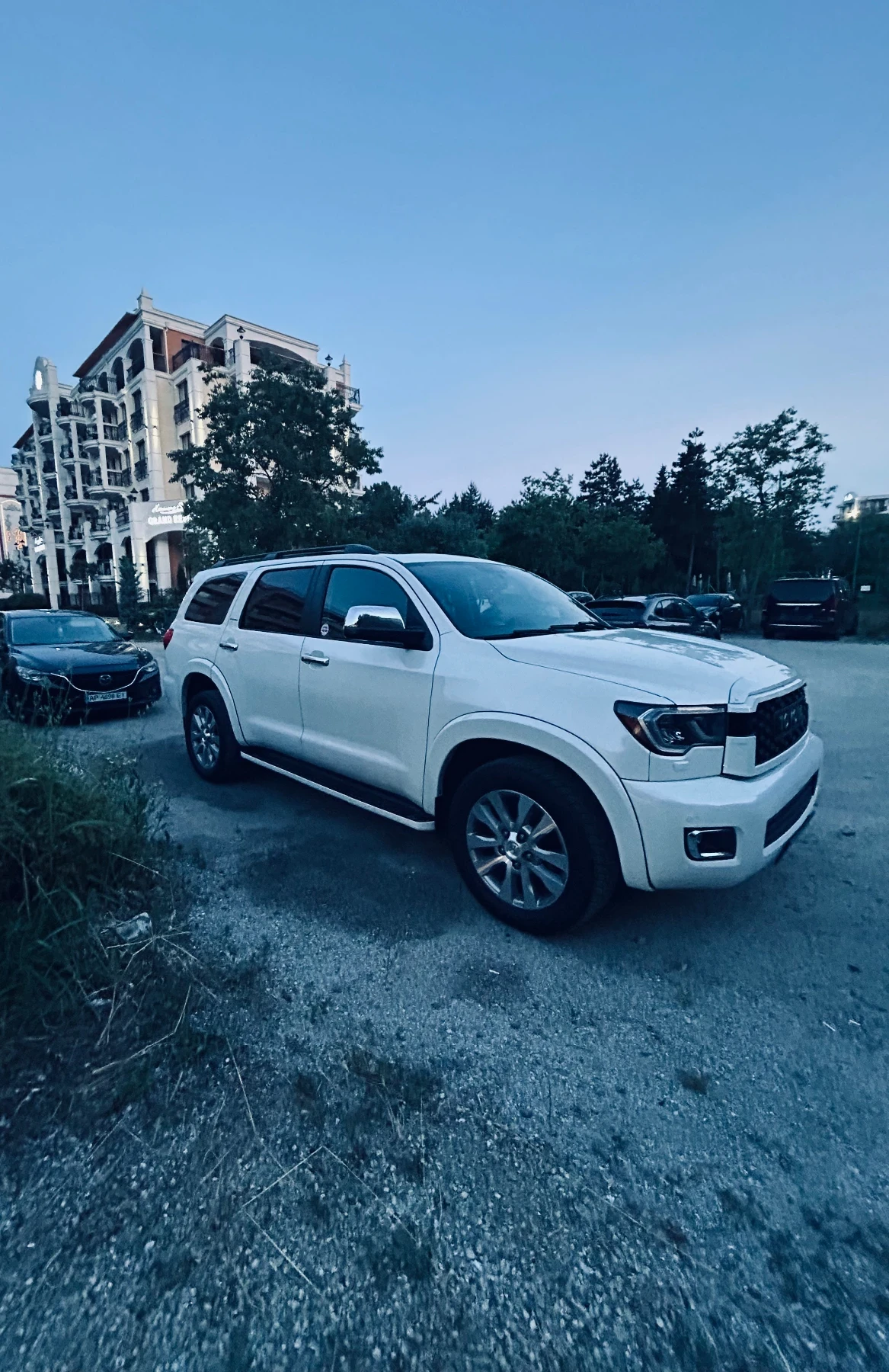 Toyota Sequoia 5.7 Platinum - изображение 2