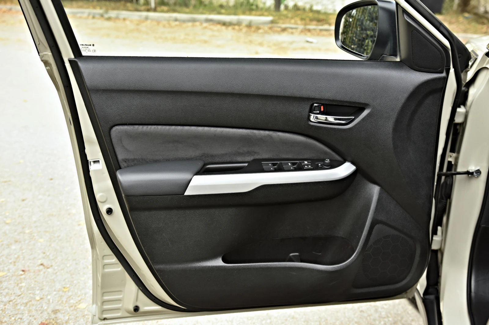 Suzuki Vitara 1.4S/AllGrip/Distronic/Camera/KeylesGo - изображение 7
