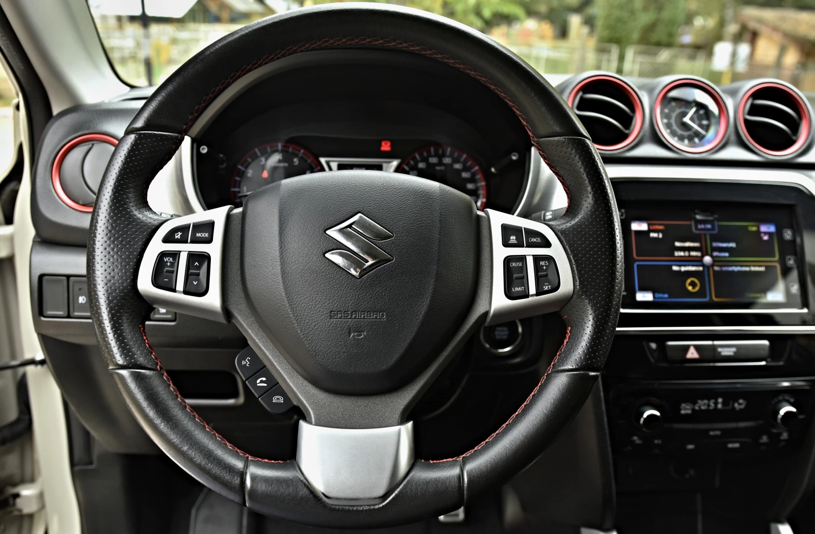 Suzuki Vitara 1.4S/AllGrip/Distronic/Camera/KeylesGo - изображение 10