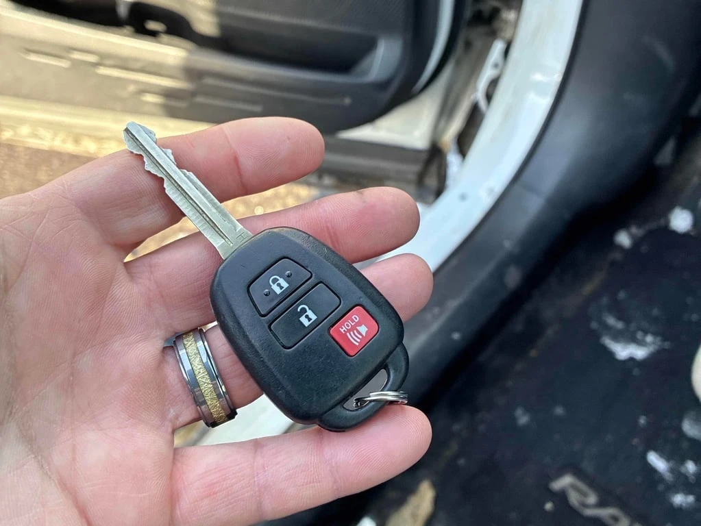 Toyota Rav4 * LE * CARFAX * ��� ������������ ������ | Mobile.bg � ����������� 12