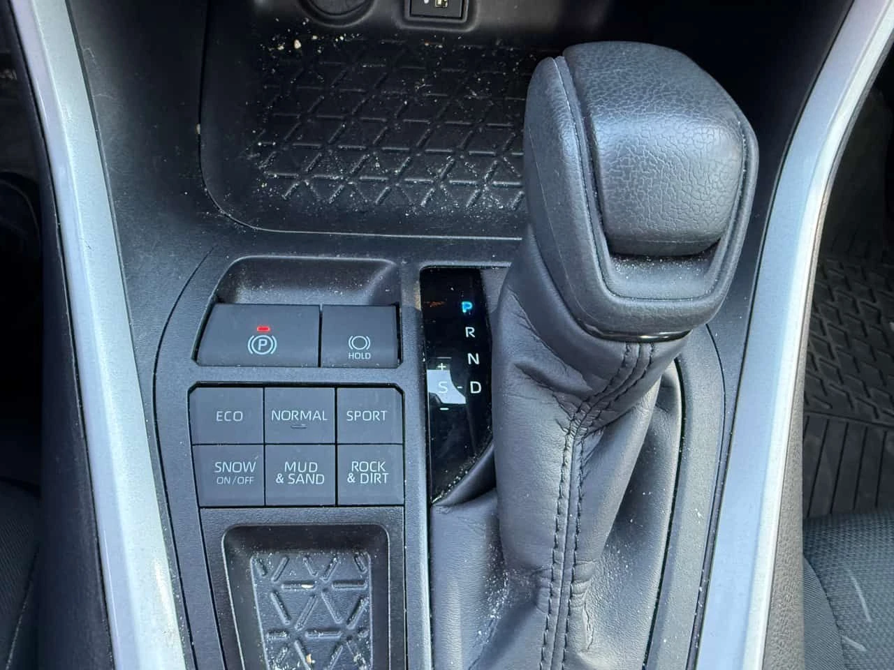 Toyota Rav4 * XLE * CARFAX * ПАНОРАМА * KEYLESS * ПОДГРЕВИ, снимка 16 - Автомобили и джипове - 54053418