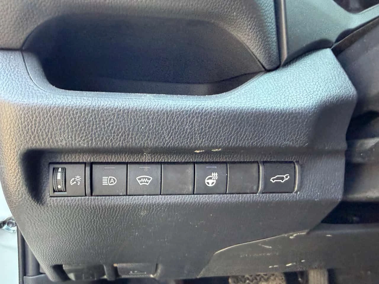 Toyota Rav4 * XLE * CARFAX * ПАНОРАМА * KEYLESS * ПОДГРЕВИ, снимка 14 - Автомобили и джипове - 54053418