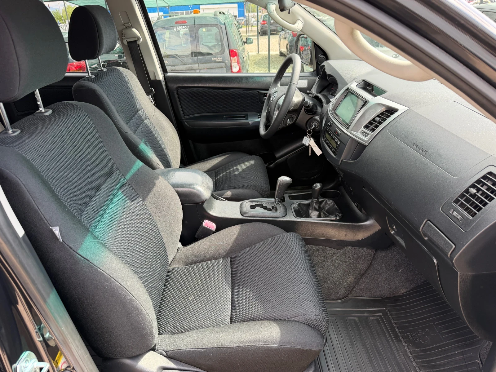 Toyota Hilux 3.0d/171hp/4x4/ | Mobile.bg � ����������� 14