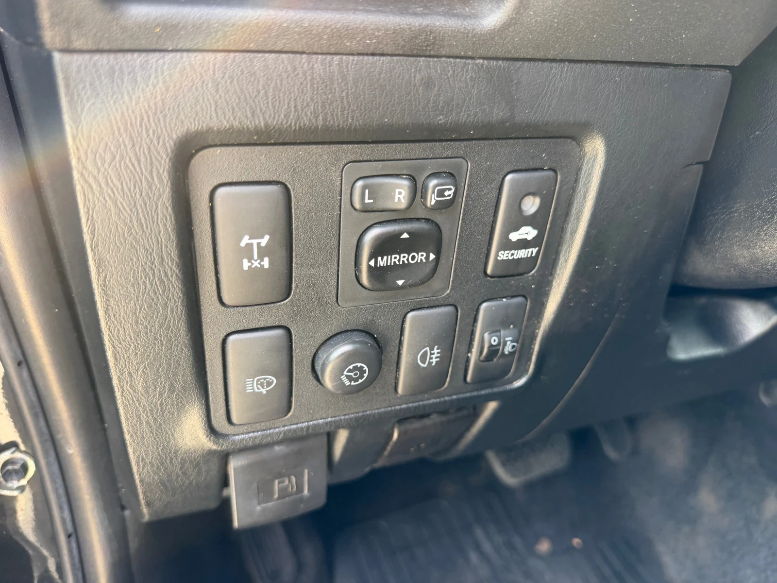 Toyota Hilux 3.0d/171hp/4x4/ | Mobile.bg � ����������� 10