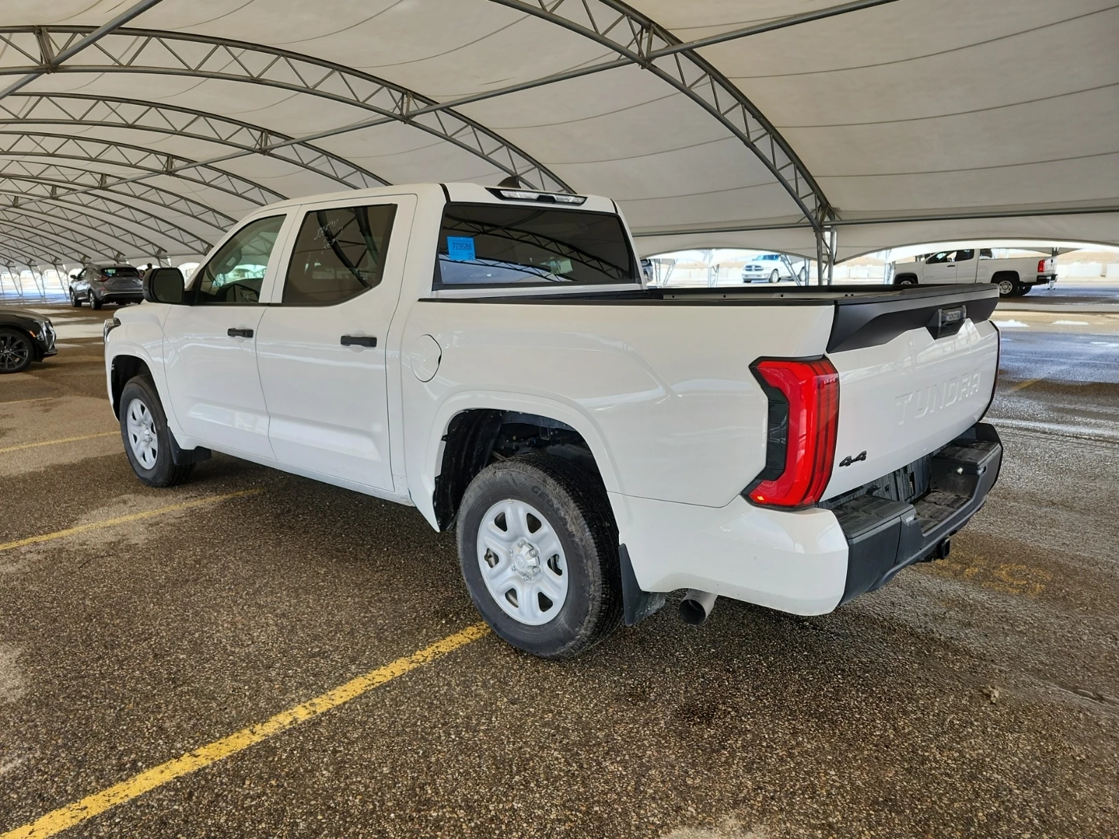 Toyota Tundra 4WD SR CrewMax, снимка 6 - Автомобили и джипове - 54477953