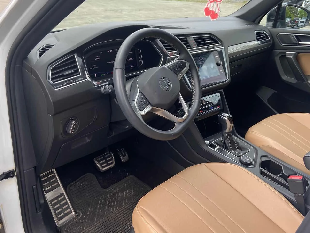VW Tiguan Comfortline R Line/ПАНОРАМА/ПОДГРЕВИ, снимка 7 - Автомобили и джипове - 54719489