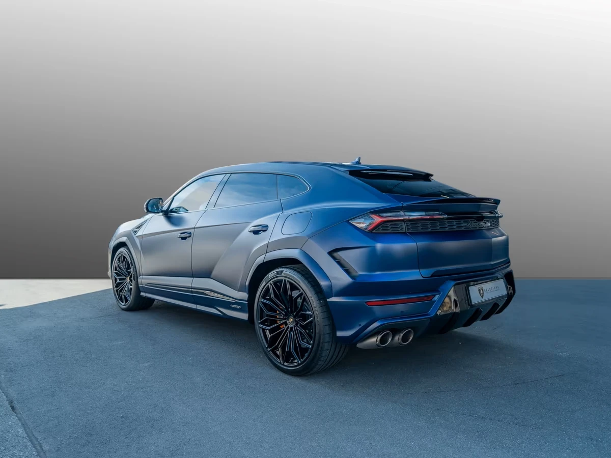 Lamborghini Urus SE* CARBON* AKRAPOVIC* 23"* , снимка 6 - Автомобили и джипове - 55057859