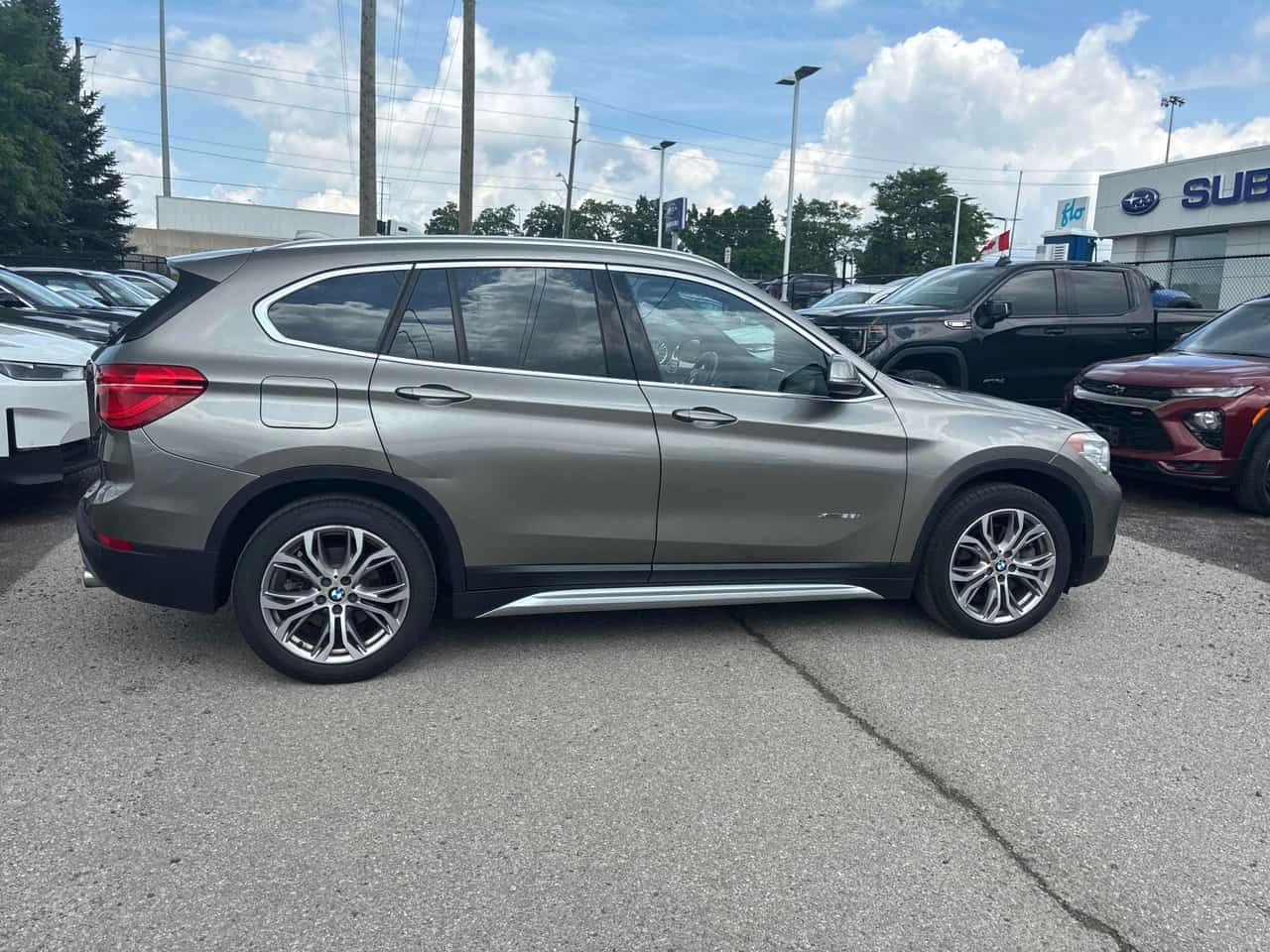 BMW X1 * xDrive28i * АВТОКРЕДИТ БЕЗ ПЪРВОНАЧАЛНА ВНОСКА* , снимка 3 - Автомобили и джипове - 55080807