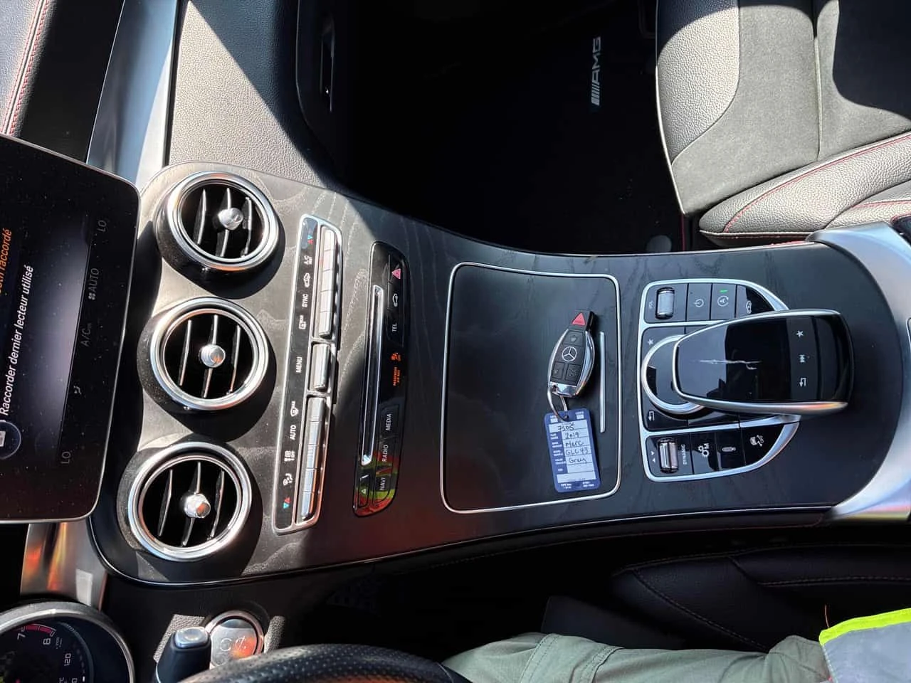 Mercedes-Benz GLC 43 AMG BURMESTER * 360 * CARFAX * ОПЦИЯ ЗА ФИНАНСИРАНЕ, снимка 17 - Автомобили и джипове - 55305921