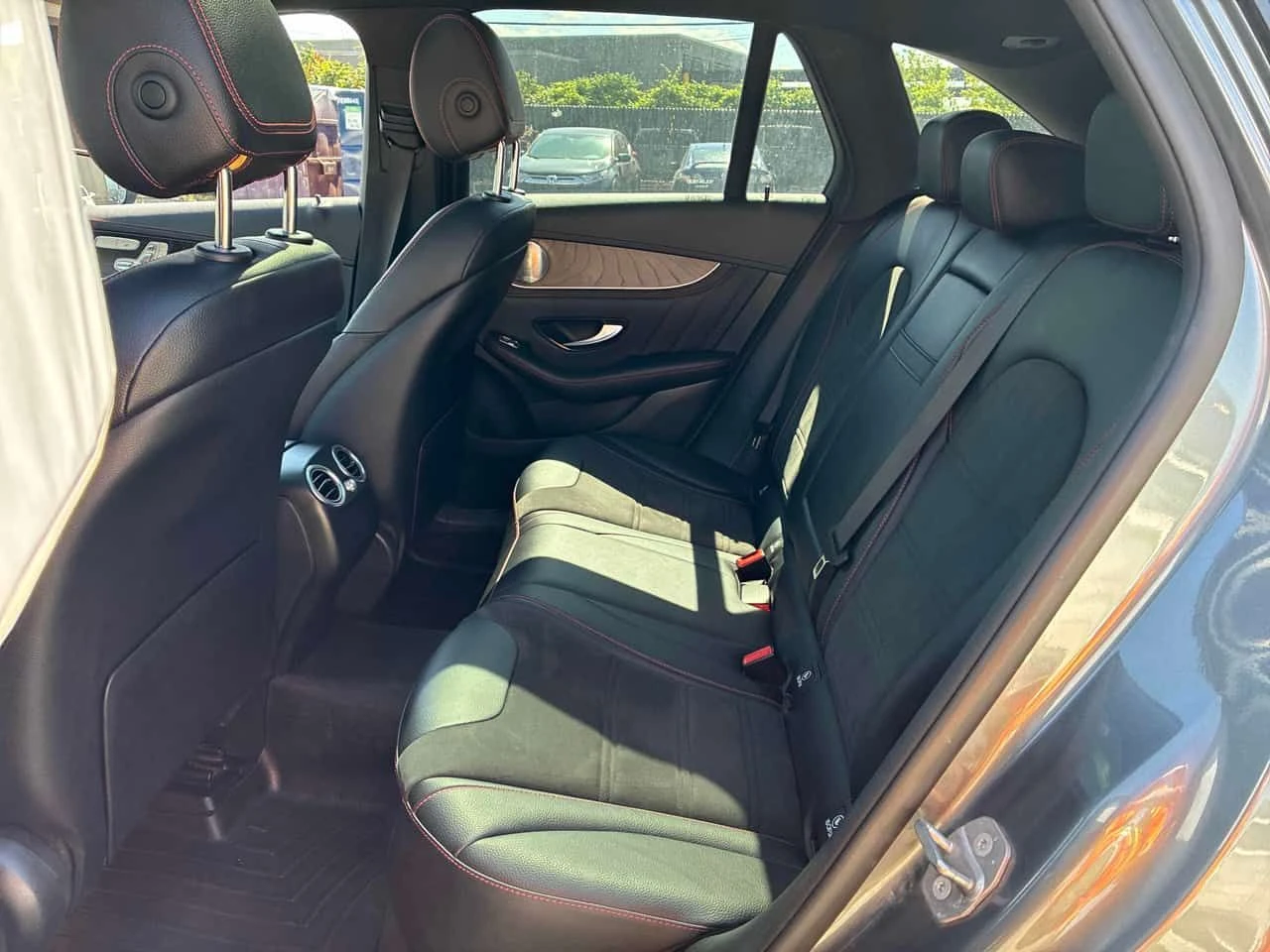 Mercedes-Benz GLC 43 AMG BURMESTER * 360 * CARFAX * ОПЦИЯ ЗА ФИНАНСИРАНЕ, снимка 14 - Автомобили и джипове - 55305921