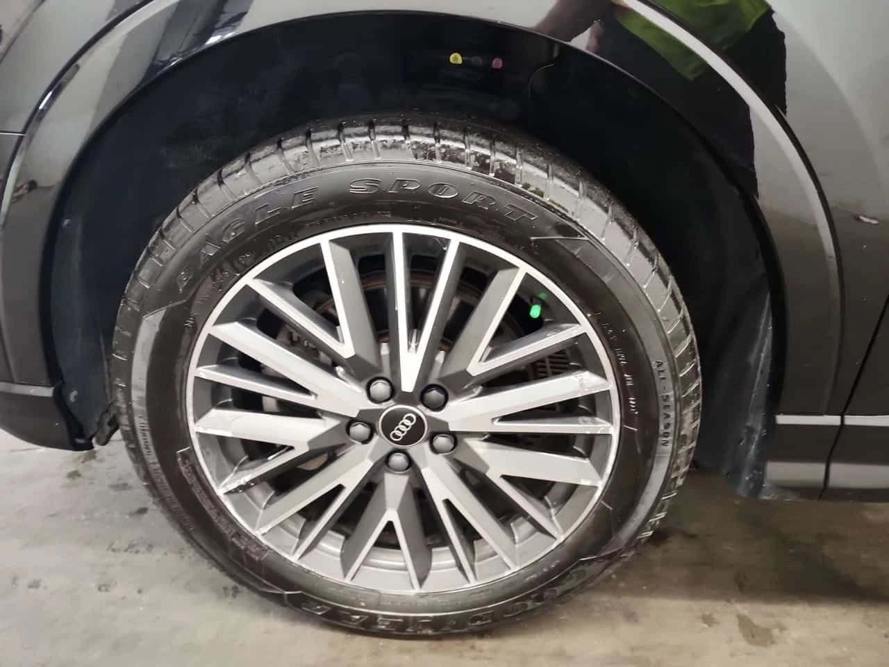 Audi Q3  КОЖА / ПОДГРЕВИ / ДВА ЧИФТА ГУМИ , снимка 8 - Автомобили и джипове - 55638636