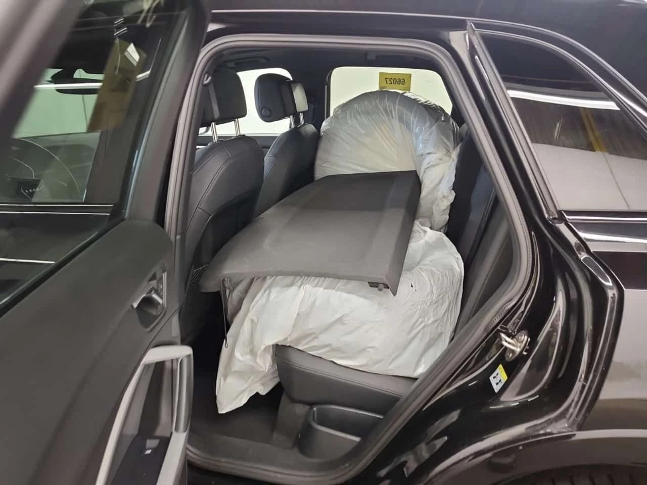 Audi Q3  КОЖА / ПОДГРЕВИ / ДВА ЧИФТА ГУМИ , снимка 14 - Автомобили и джипове - 55638636