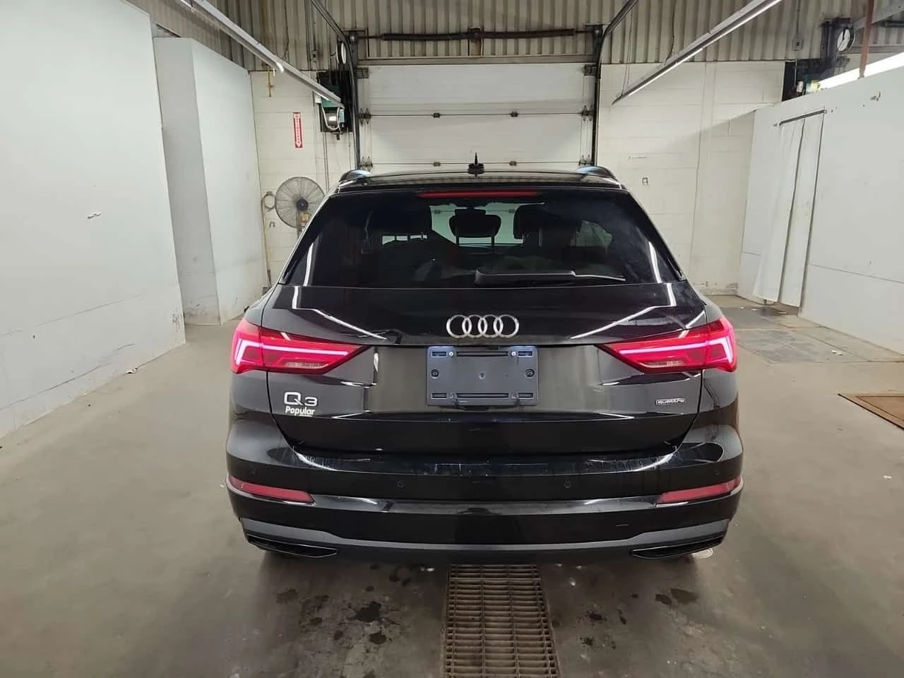 Audi Q3  КОЖА / ПОДГРЕВИ / ДВА ЧИФТА ГУМИ , снимка 6 - Автомобили и джипове - 55638636
