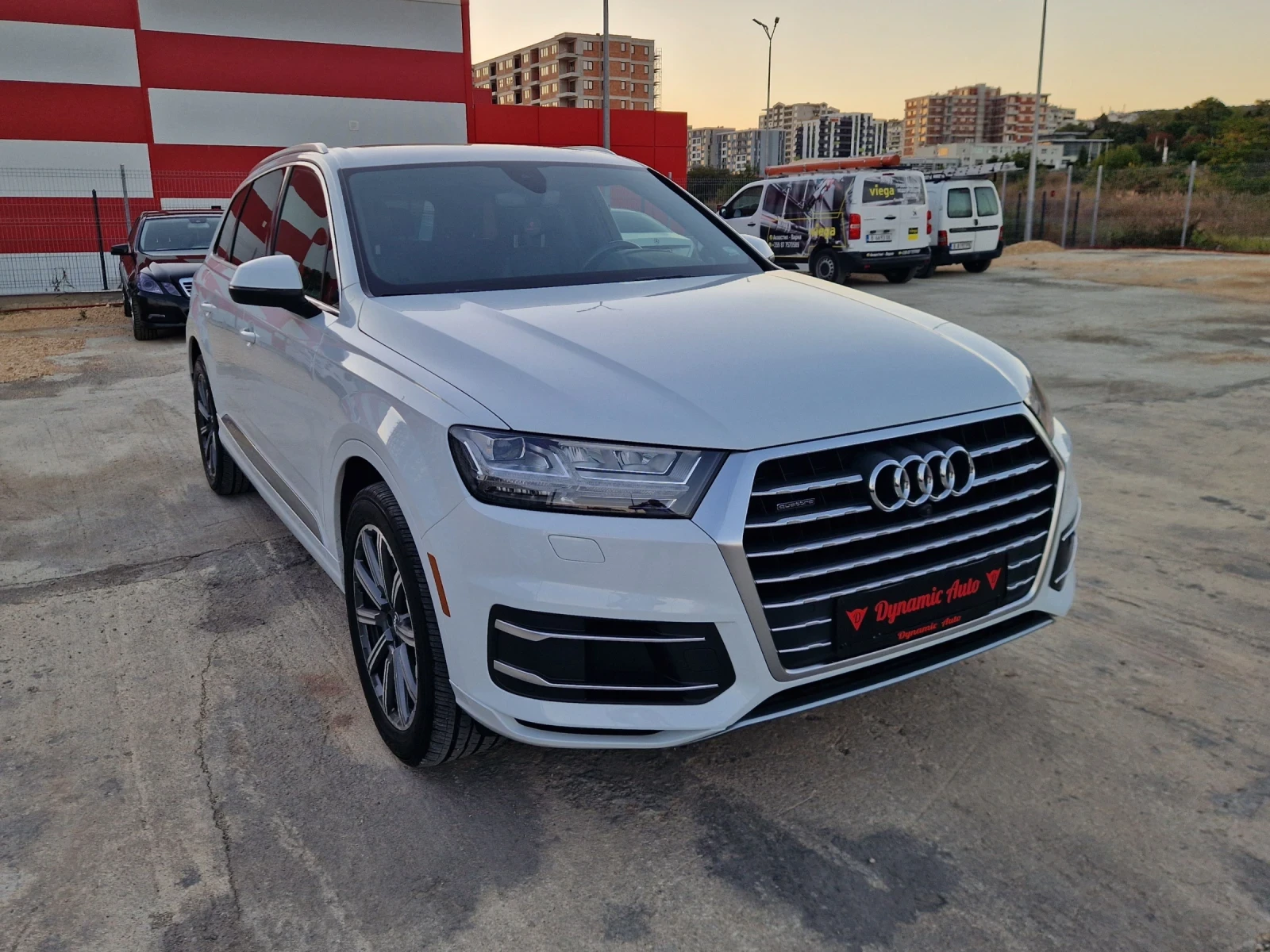 Audi Q7 Регистриран / Обслужен / Лизинг , снимка 3 - Автомобили и джипове - 56099729