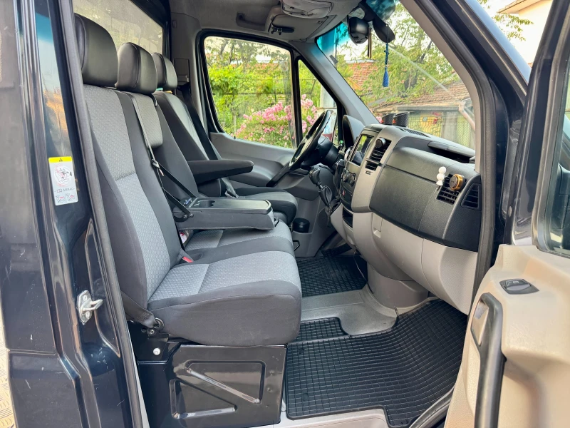 VW Crafter 2.5TDi, снимка 8 - Бусове и автобуси - 53147480