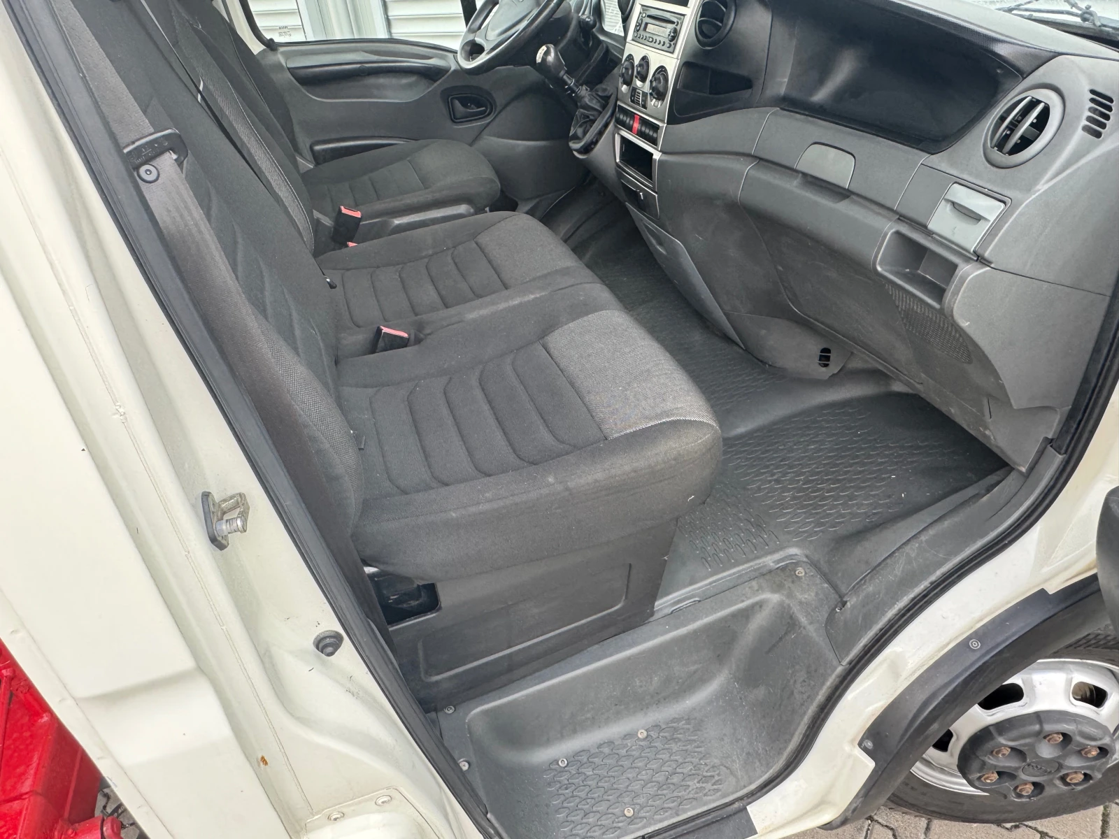 Iveco 35c15 3, 0HPI 150ps, кран, самосвал, климатроник, темпом, снимка 9 - Бусове и автобуси - 56273988