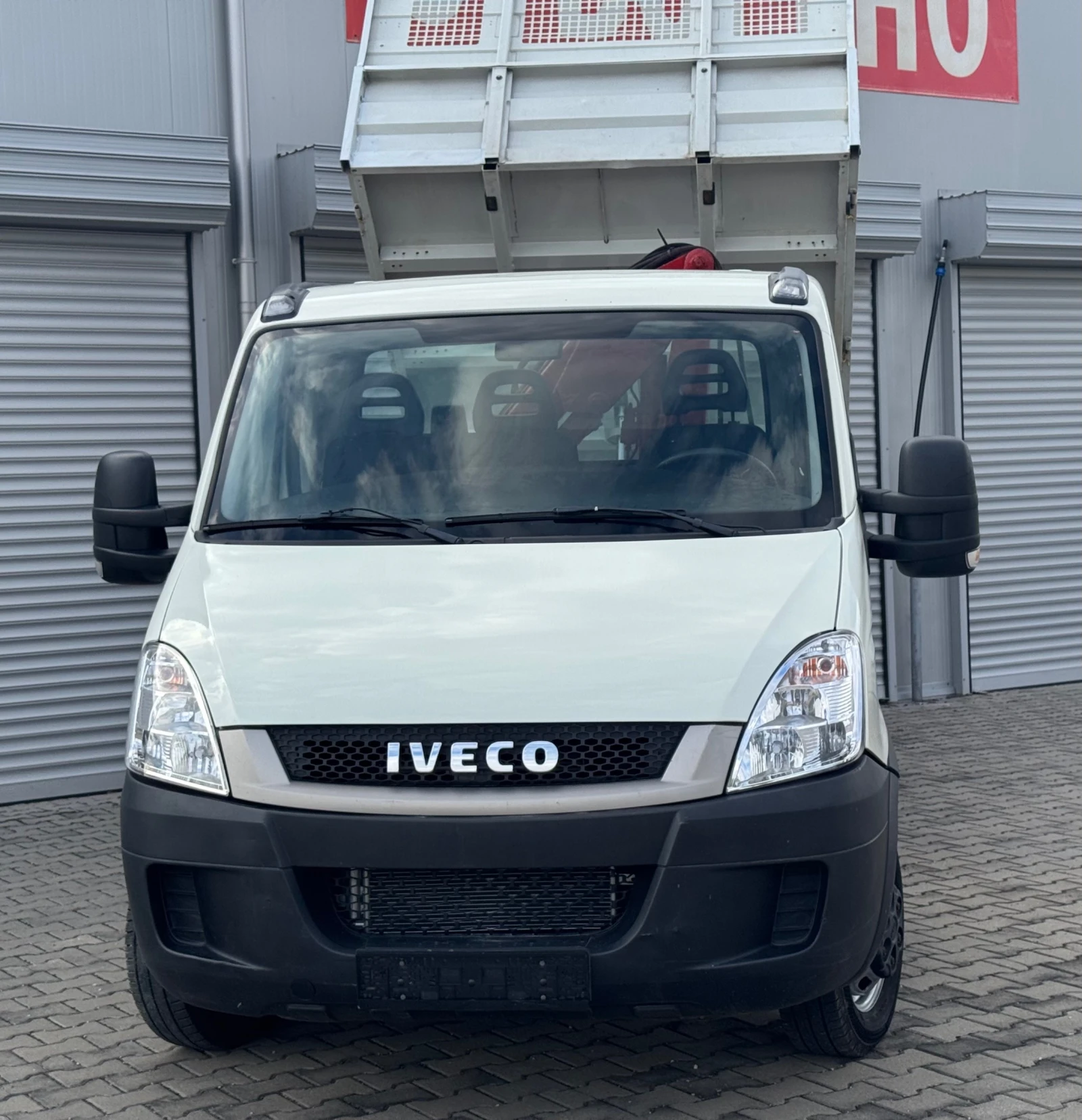 Iveco 35c15 3, 0HPI 150ps, кран, самосвал, климатроник, темпом, снимка 3 - Бусове и автобуси - 56273988