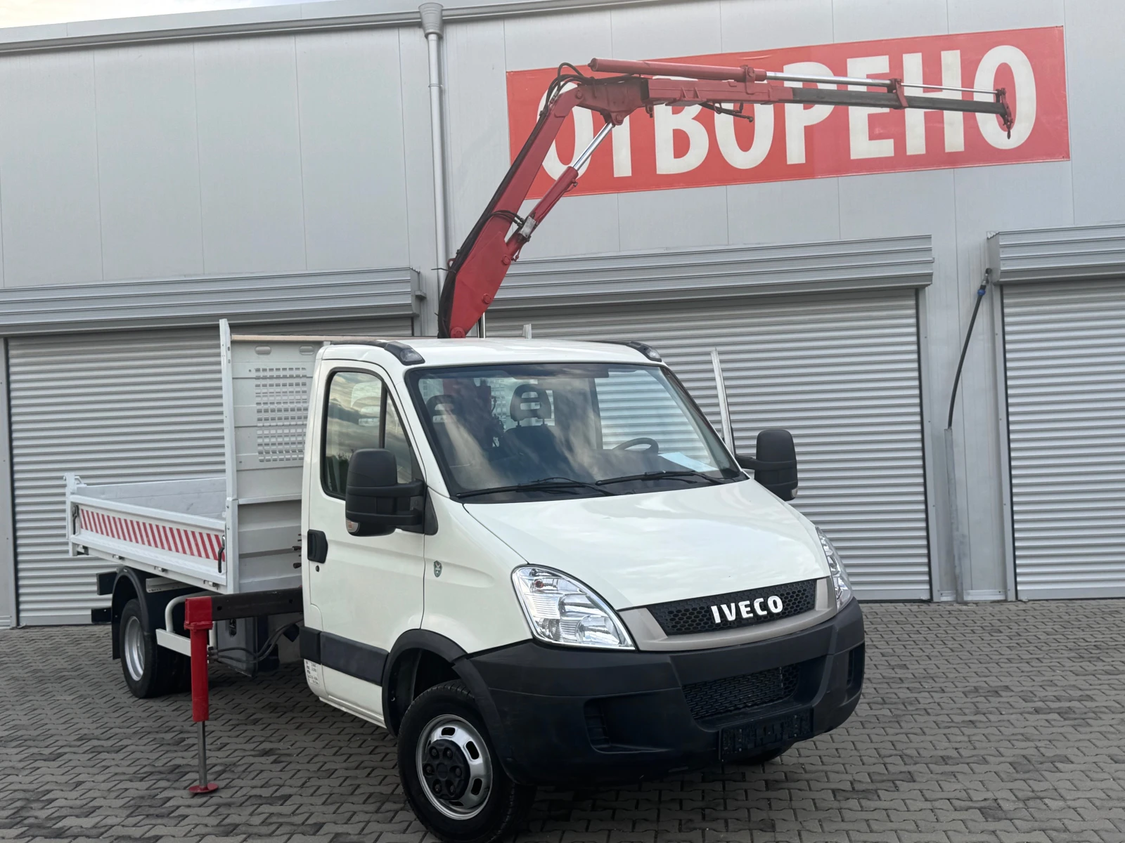 Iveco 35c15 3, 0HPI 150ps, кран, самосвал, климатроник, темпом, снимка 2 - Бусове и автобуси - 56273988