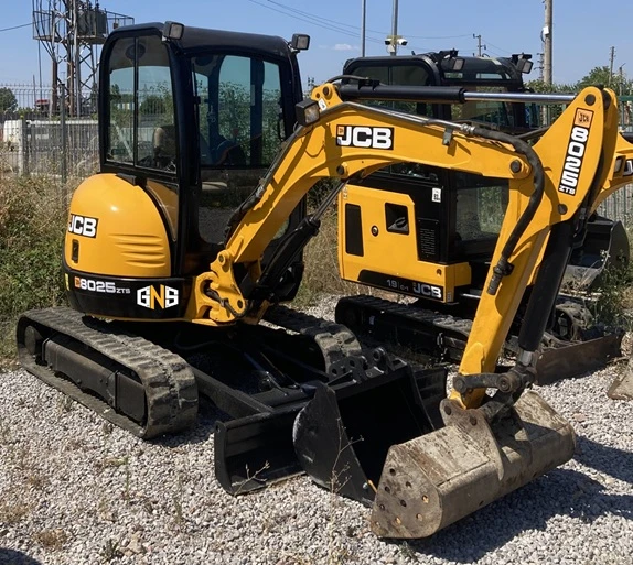 Багер JCB JCB8025ZTS